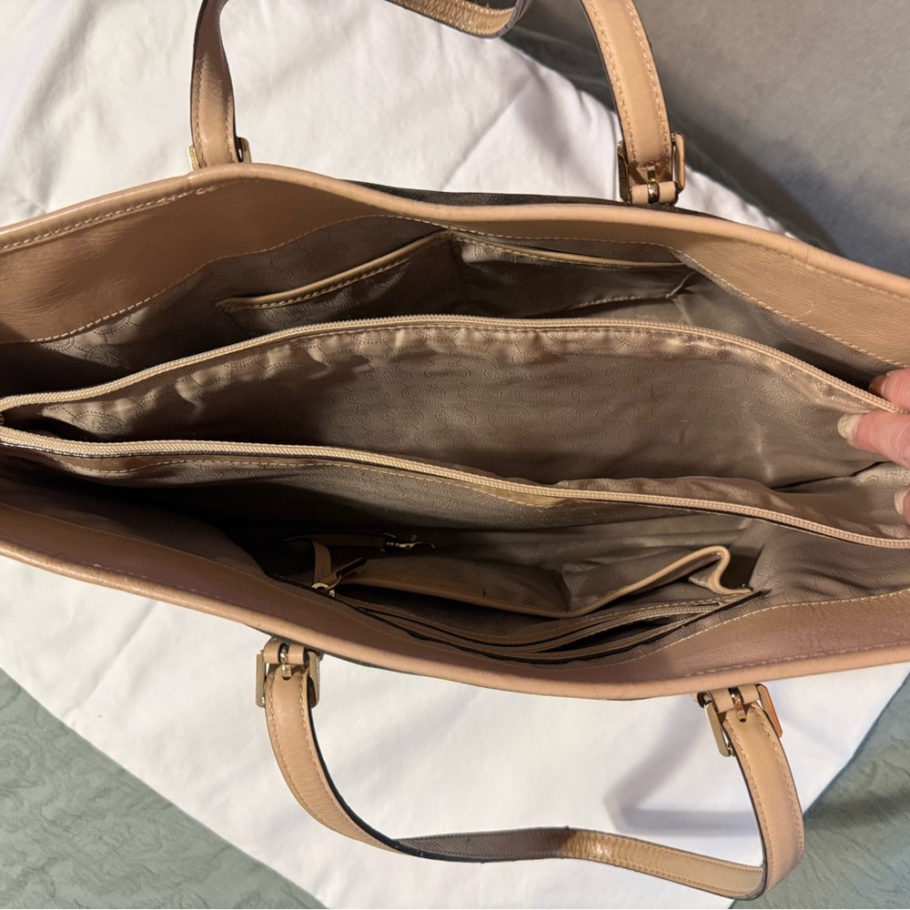 Michael Kors Jet Set Travel Checkered Tote Bag - Picture 8 of 16